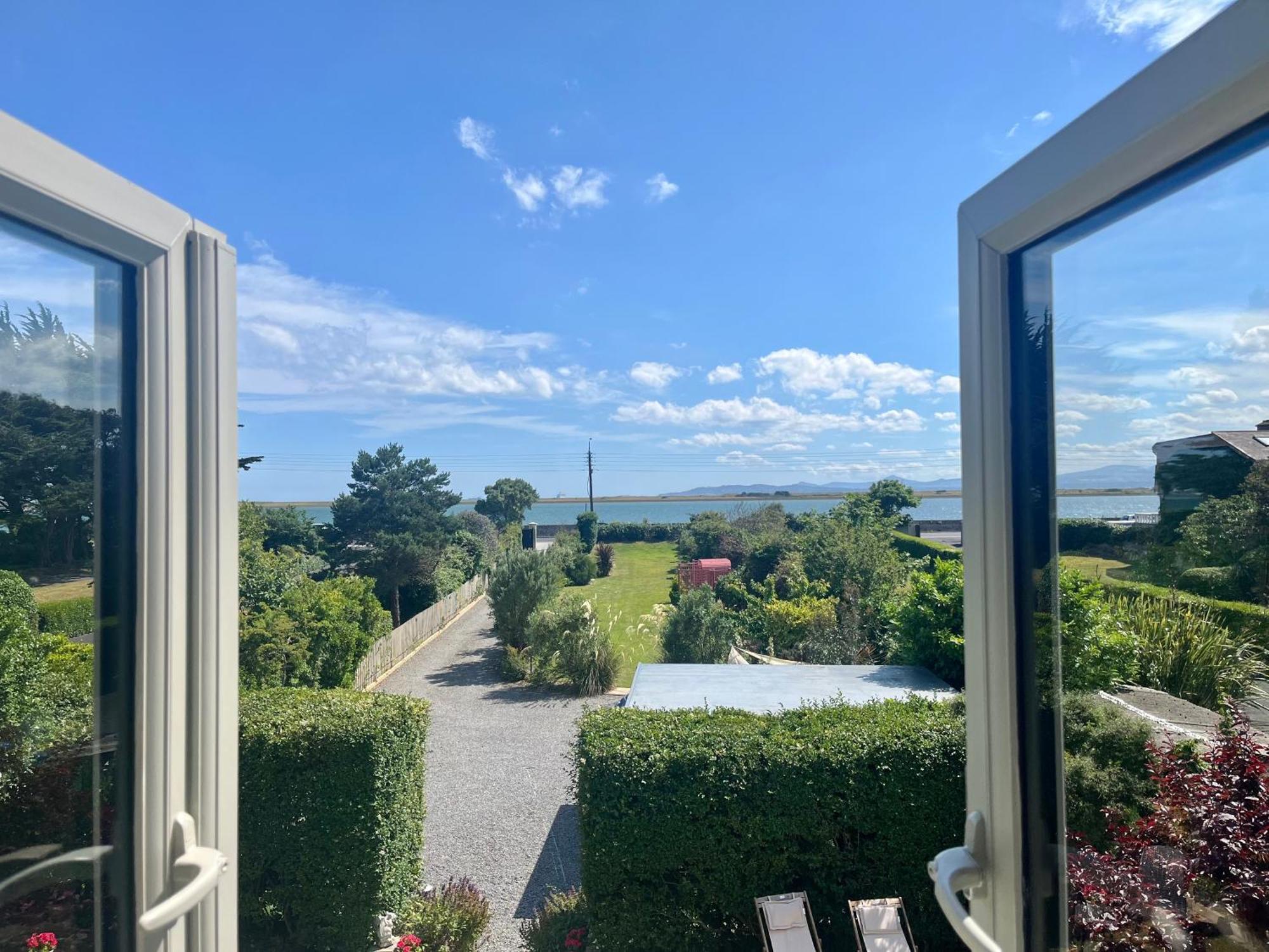 The Artist Residence Dublin Boutique B&B Саттон Экстерьер фото